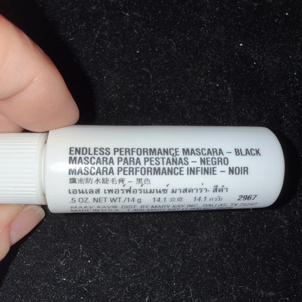 Mary Kay Ultimate Mascara Black : Volumizing‎ Thickening Full Size .28 Oz.  5578